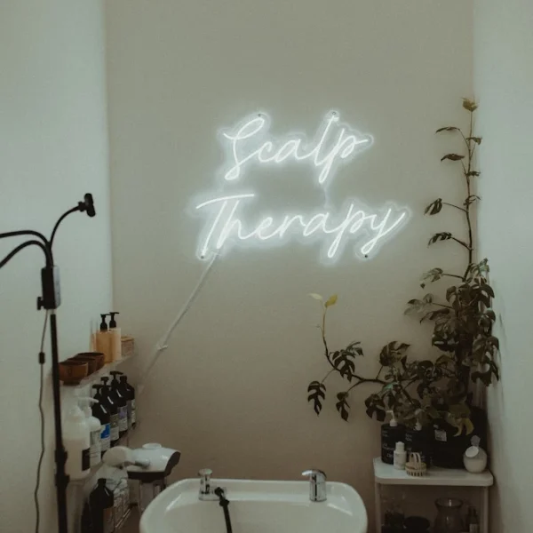 Lovely Apothecary Headspa