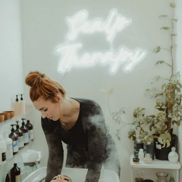 Lovely Apothecary Headspa